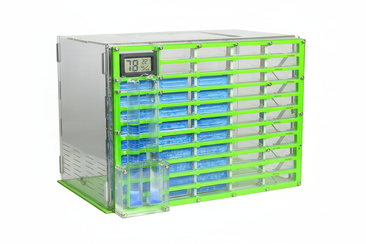 Close-up of built-in moisturizing tower on King Size acrylic ant farm